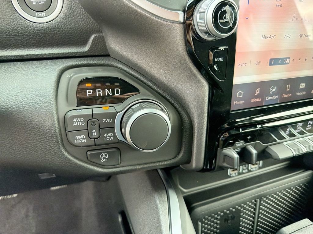 New 2026 RAM 1500 4x4 Crew Cab image 27
