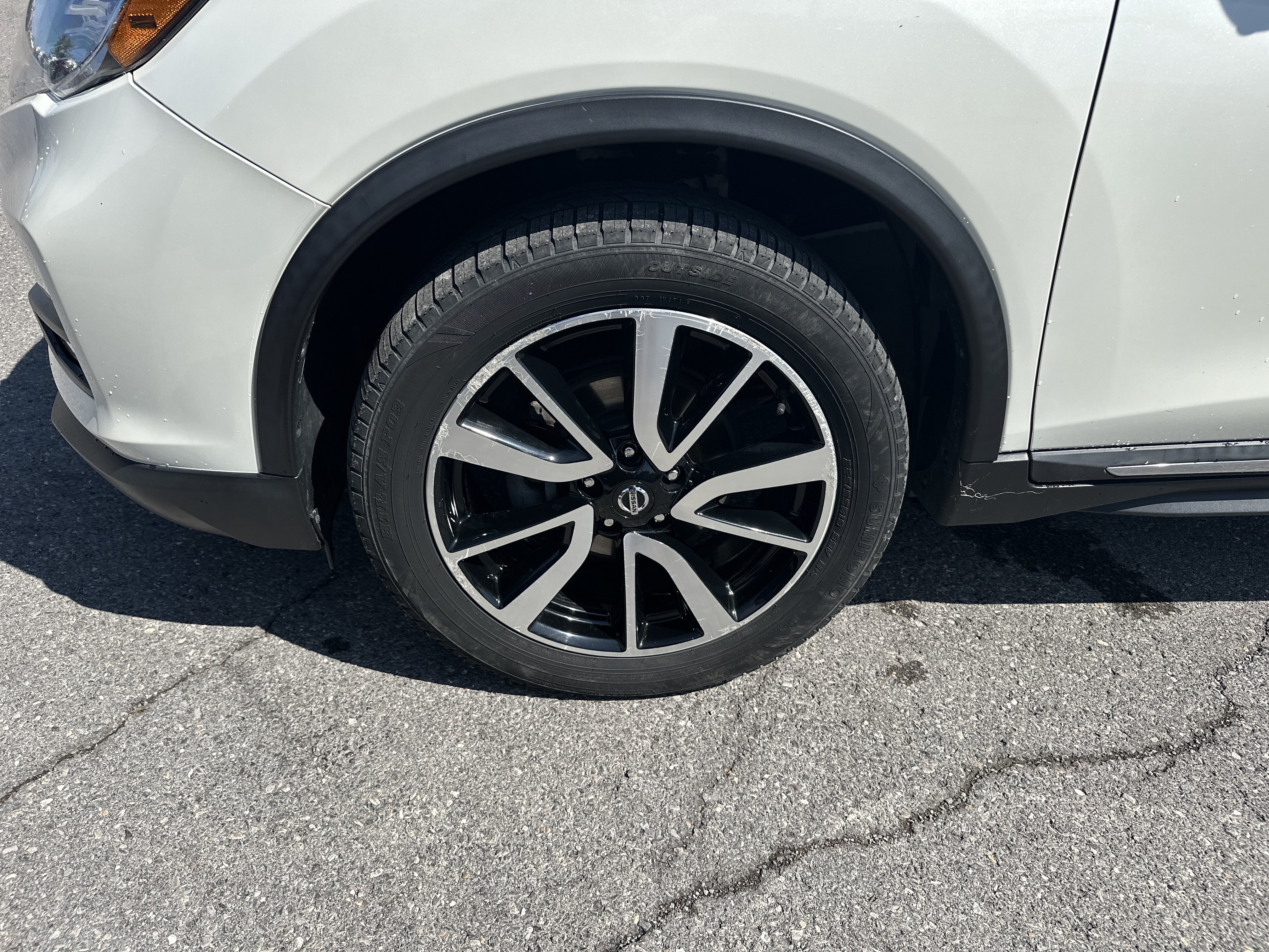 Used 2020 Nissan Rogue SL w/ Premium Package AWD/4WD image 11