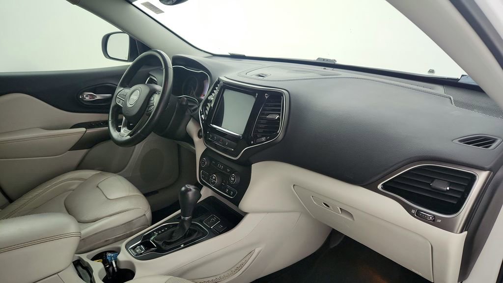 Used 2019 Jeep Cherokee Limited w/ Luxury Group FWD image 23