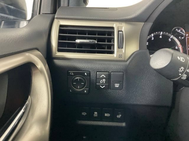 Used 2021 Lexus GX 460 Premium w/ Accessory Package AWD/4WD image 19