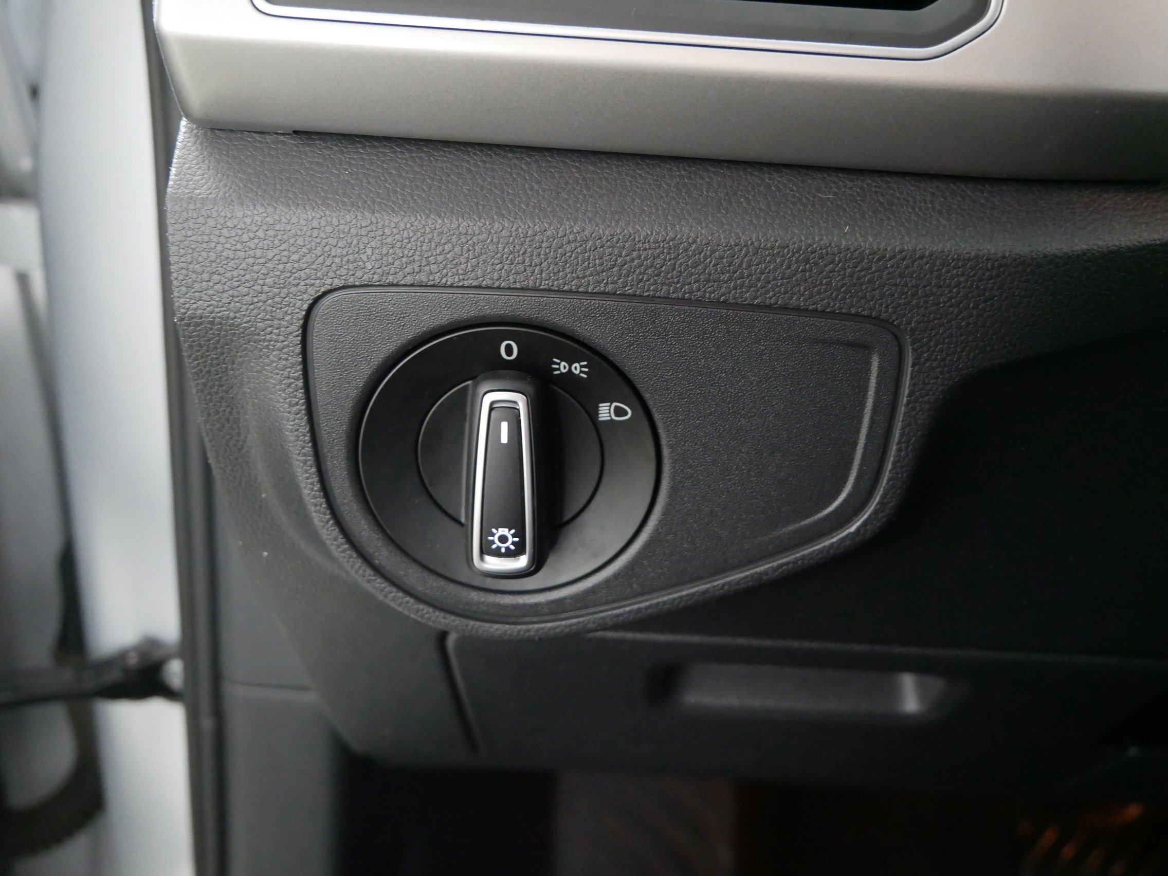 Used 2018 Volkswagen Atlas Launch Edition image 26