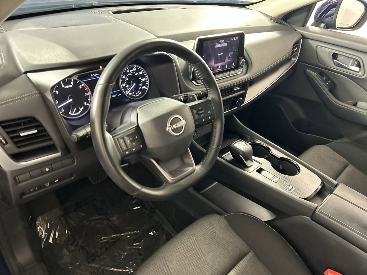 Used 2025 Nissan Rogue SV image 11