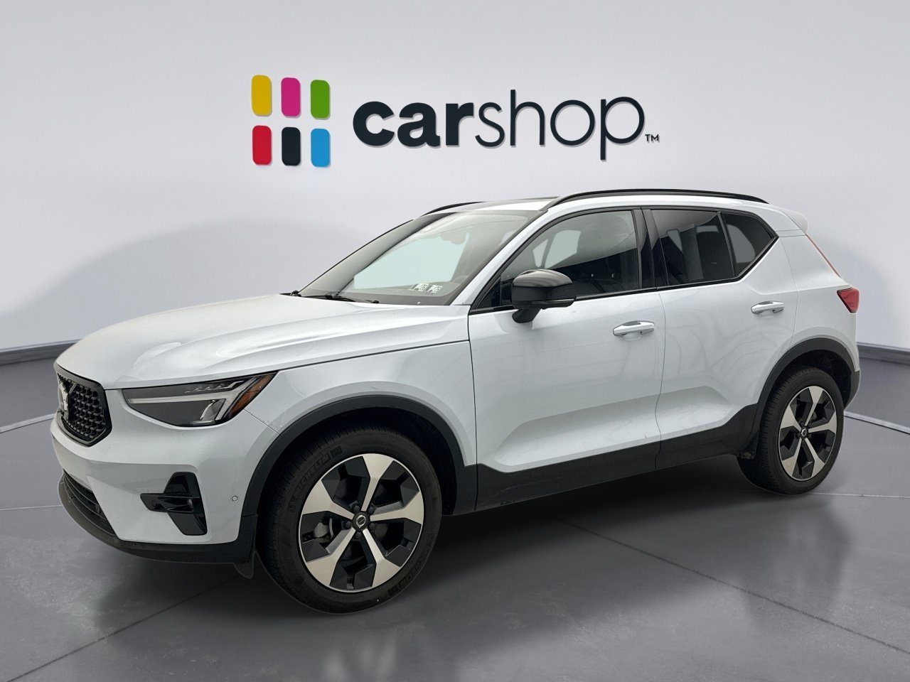 Used 2025 Volvo XC40 B5 Plus