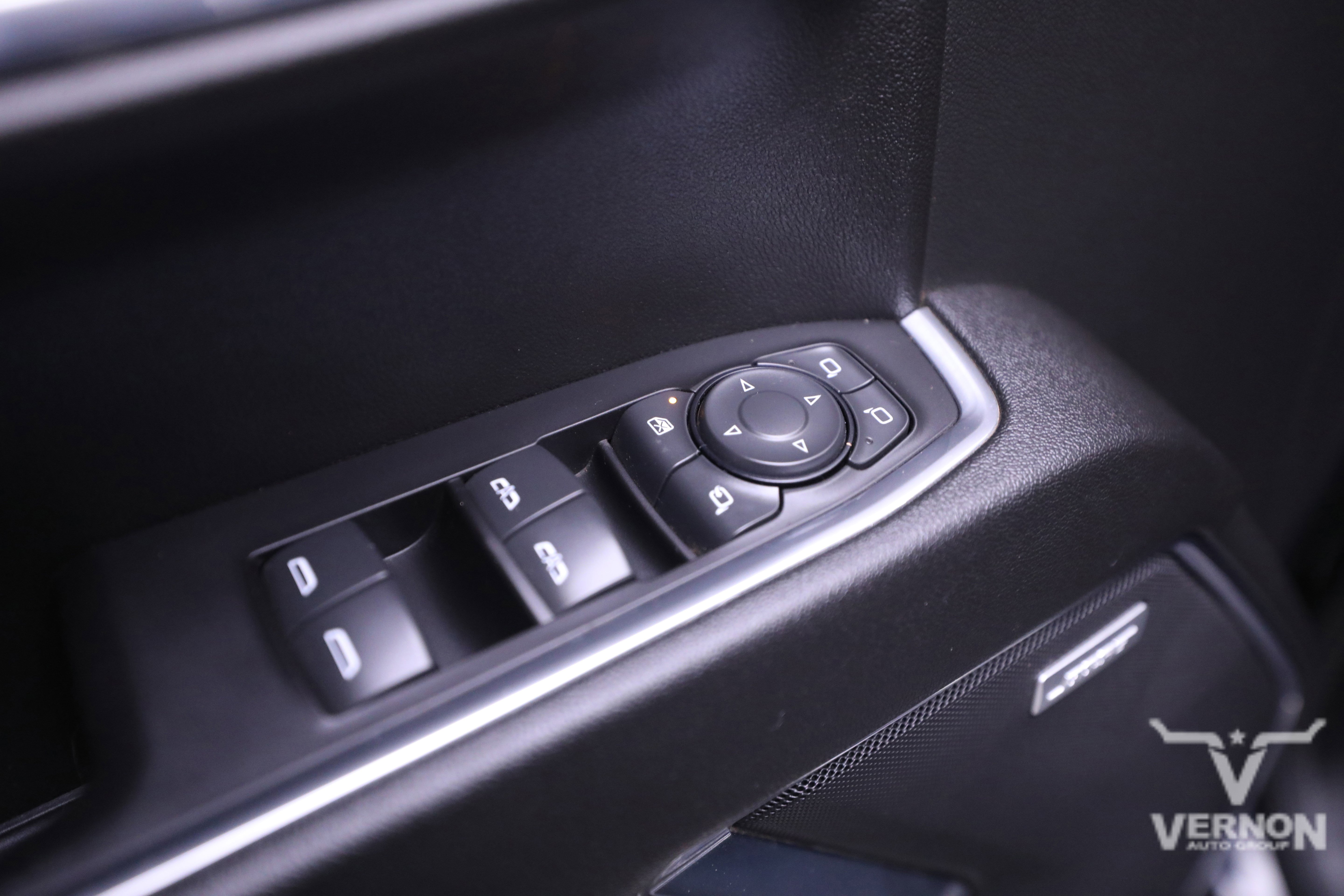 Used 2023 GMC Sierra 1500 SLT w/ SLT Premium Package image 18