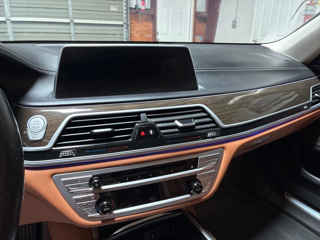 Used 2019 BMW 740i w/ Executive Package RWD image 19