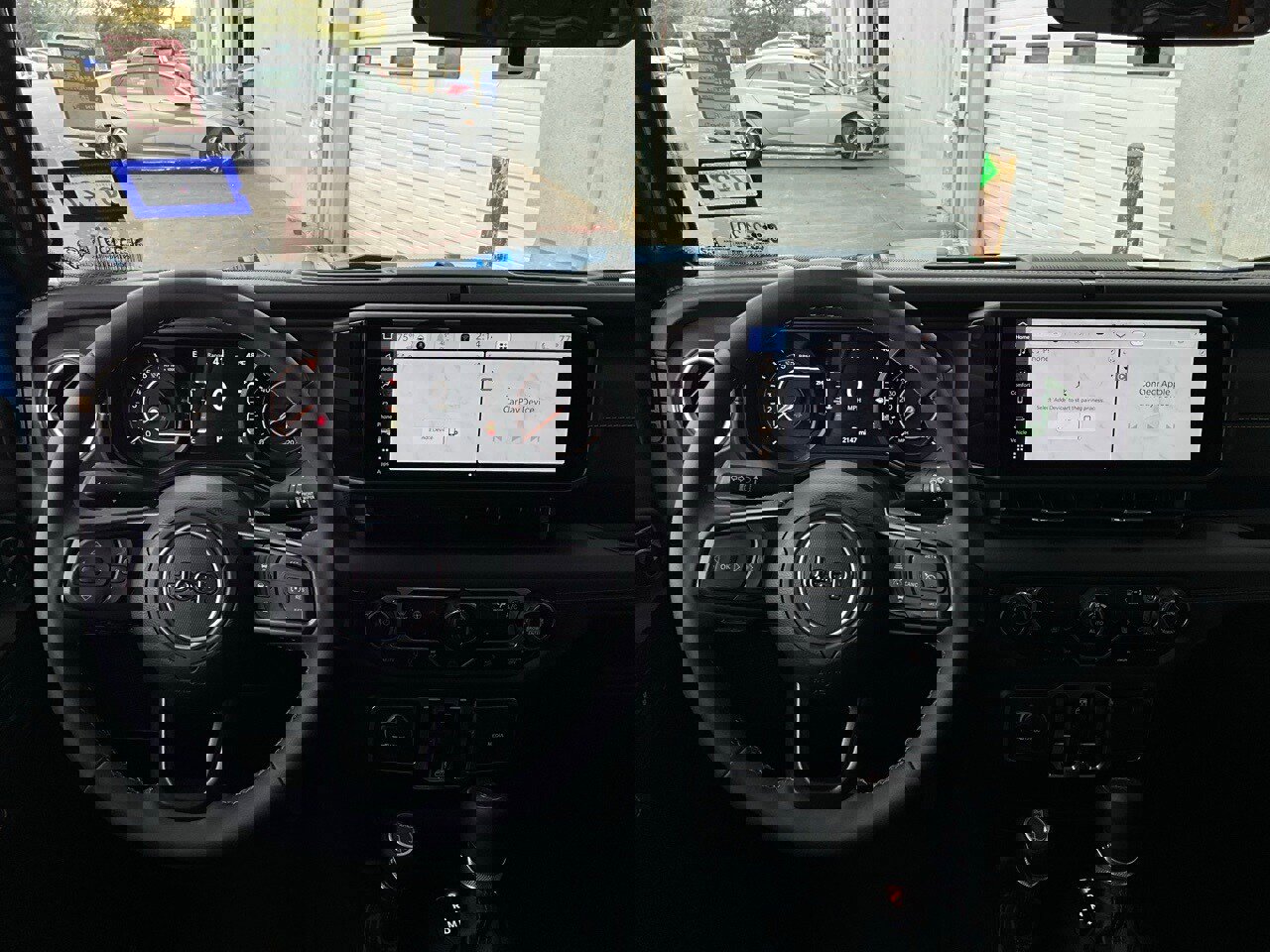 Used 2025 Jeep Gladiator Sport image 15