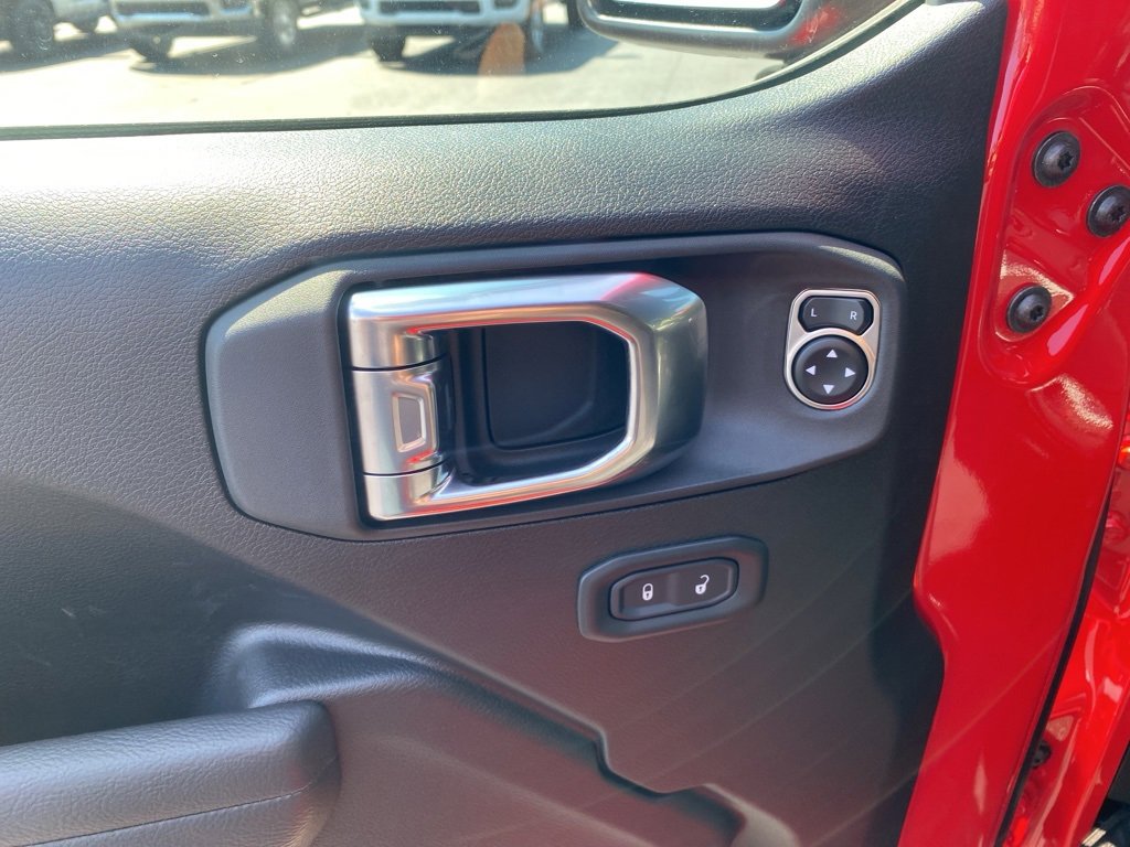 New 2025 Jeep Wrangler Unlimited Rubicon image 18