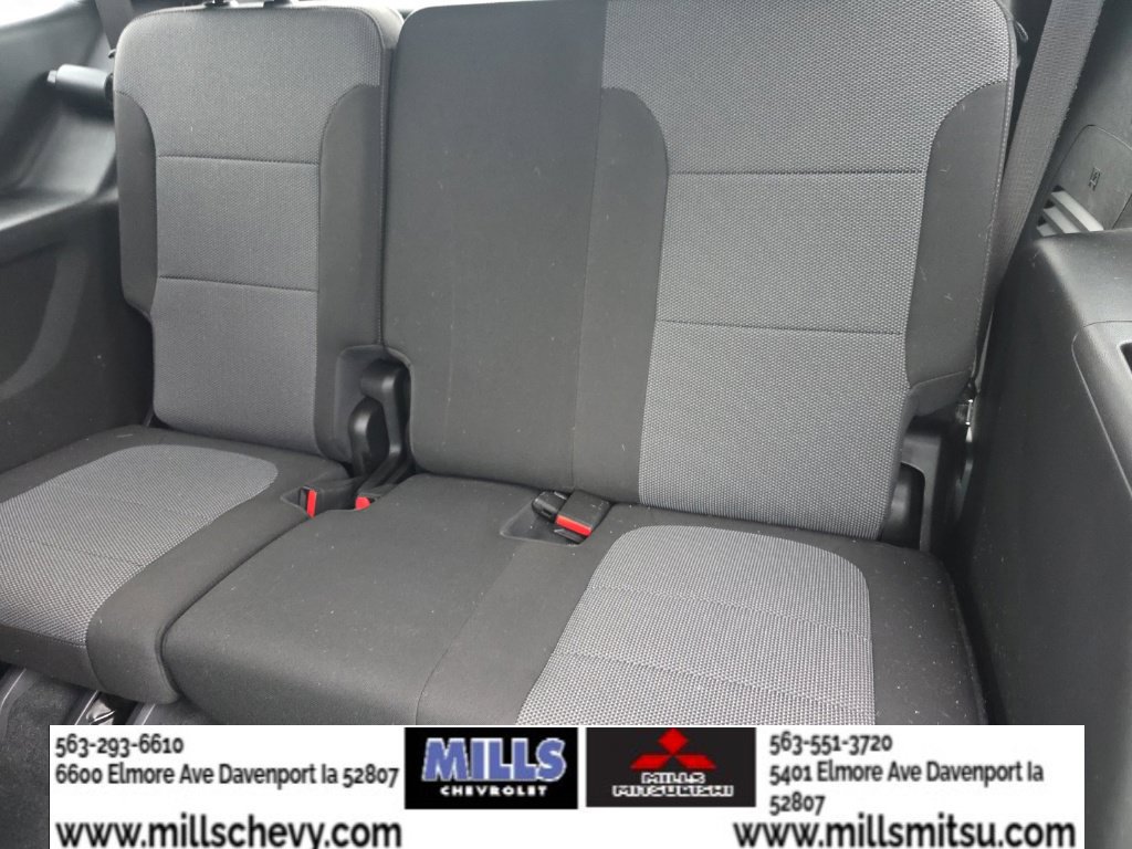 Used 2022 Chevrolet Traverse LT FWD image 18