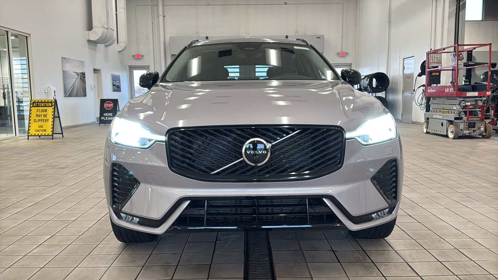 New 2026 Volvo XC60 B5 Plus w/ Protection Package Premier AWD/4WD image 10