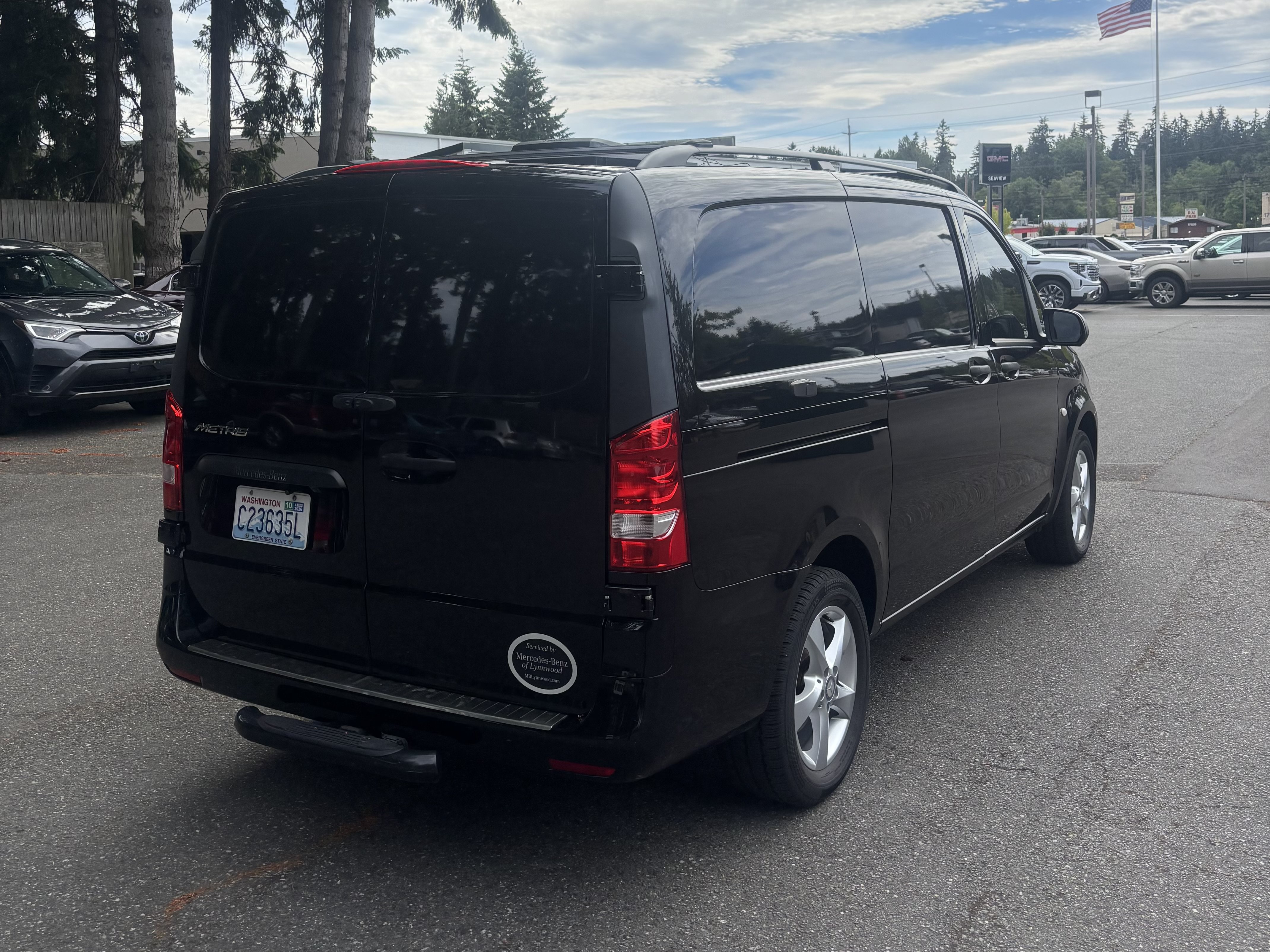 Used 2017 Mercedes-Benz Metris image 4