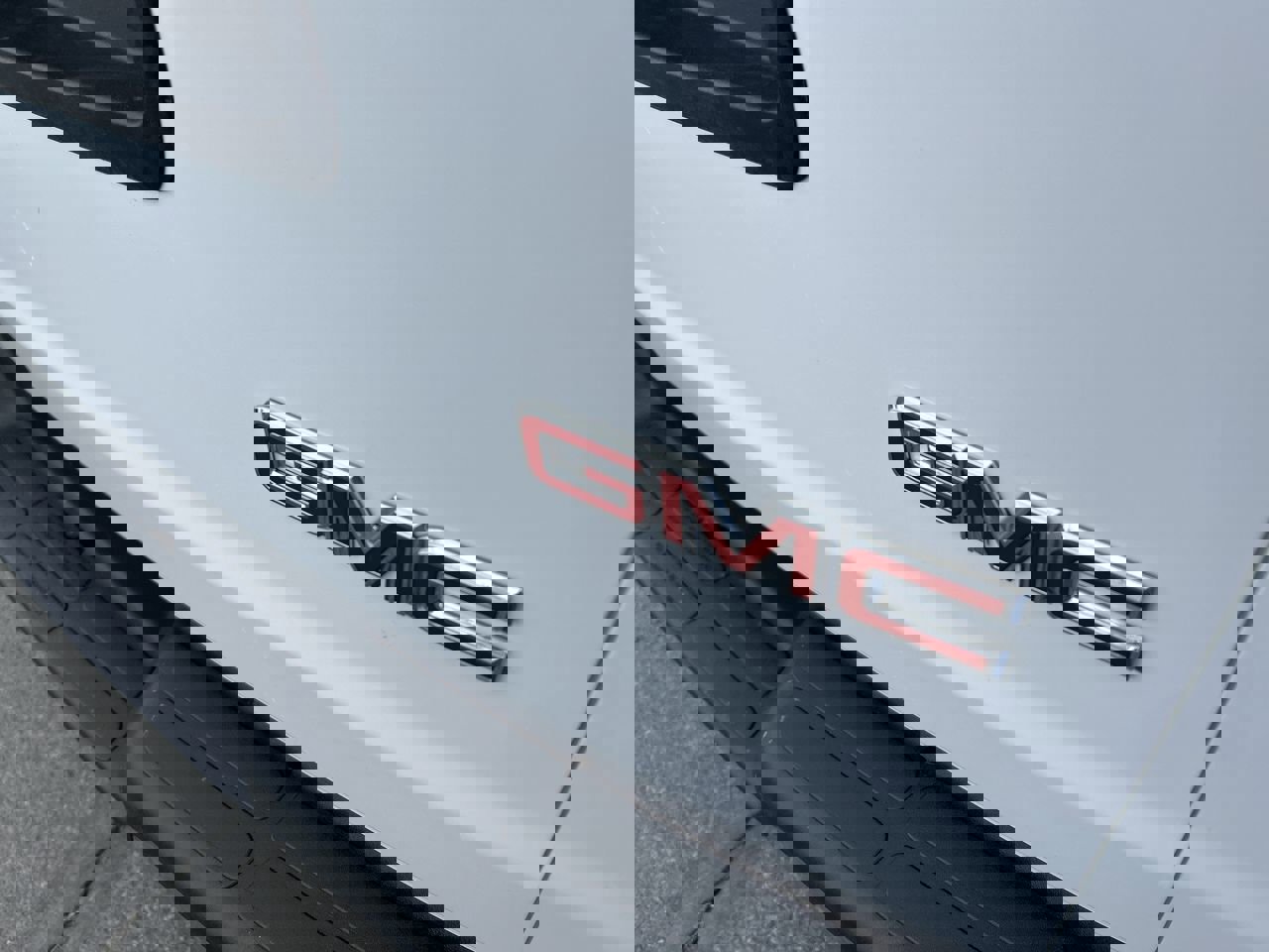 Used 2024 GMC Savana 2500 w/ Driver Convenience Package image 10