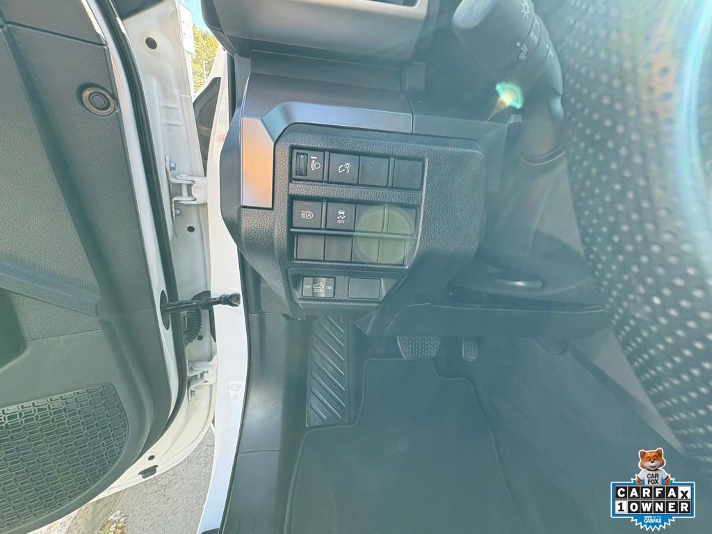 Certified 2024 Toyota Tacoma SR5 AWD/4WD image 16