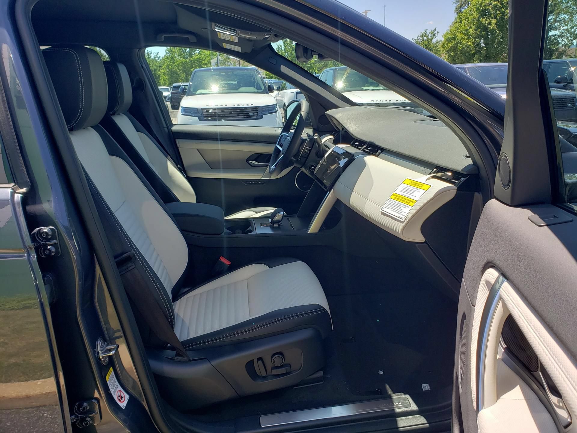 New 2026 Land Rover Discovery Sport Landmark AWD/4WD image 17