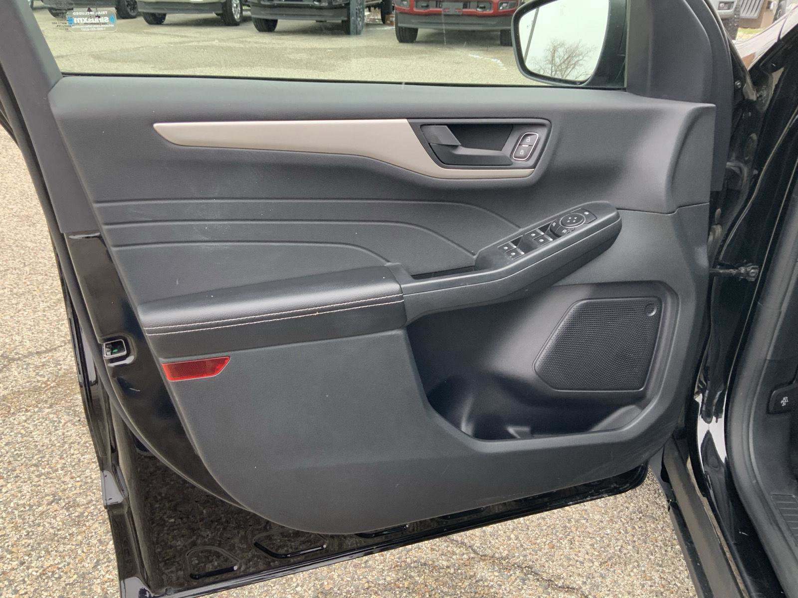 Used 2022 Ford Escape SE w/ Convenience Package image 19