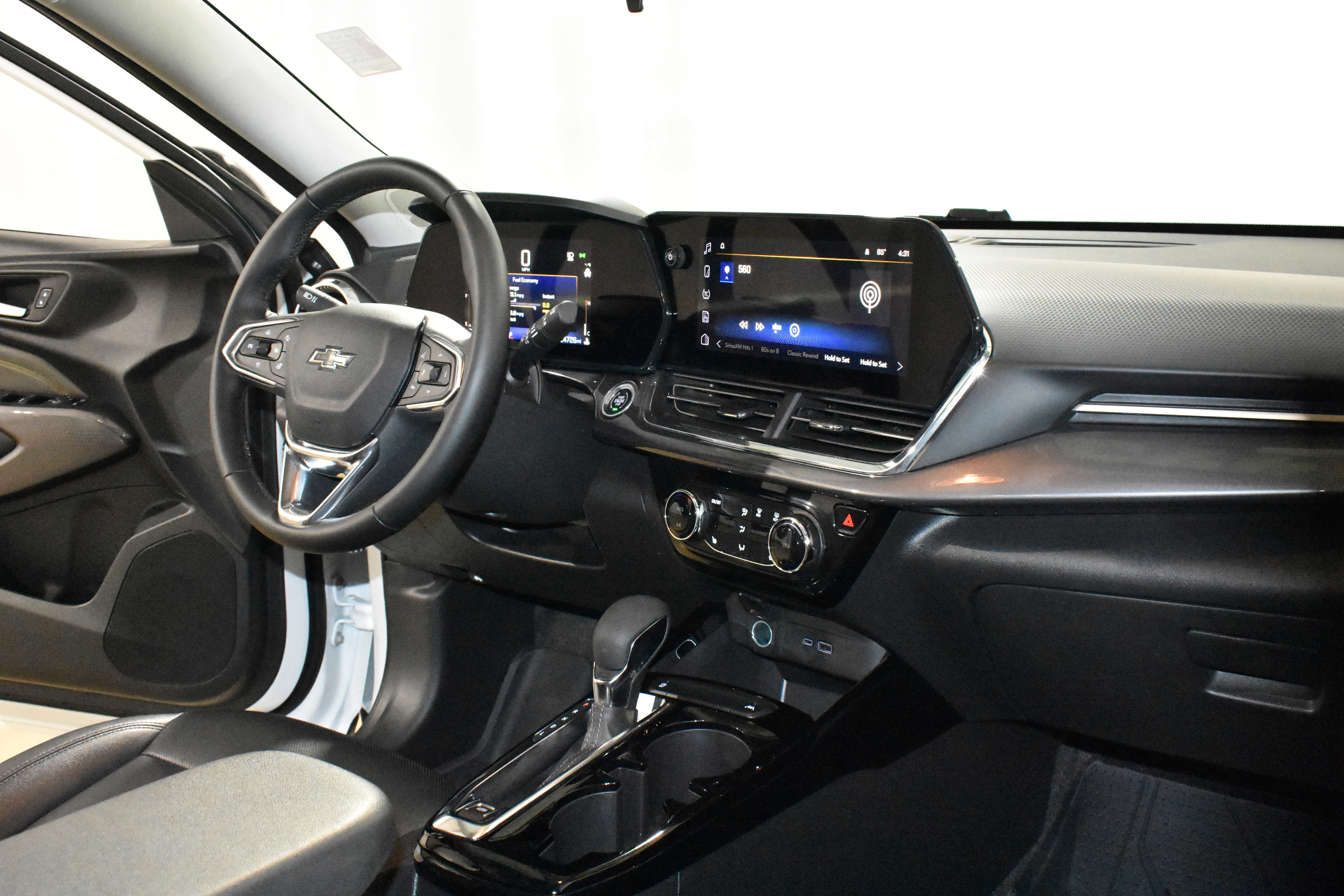 Used 2025 Chevrolet Trax ACTIV w/ Driver Confidence Package FWD image 30