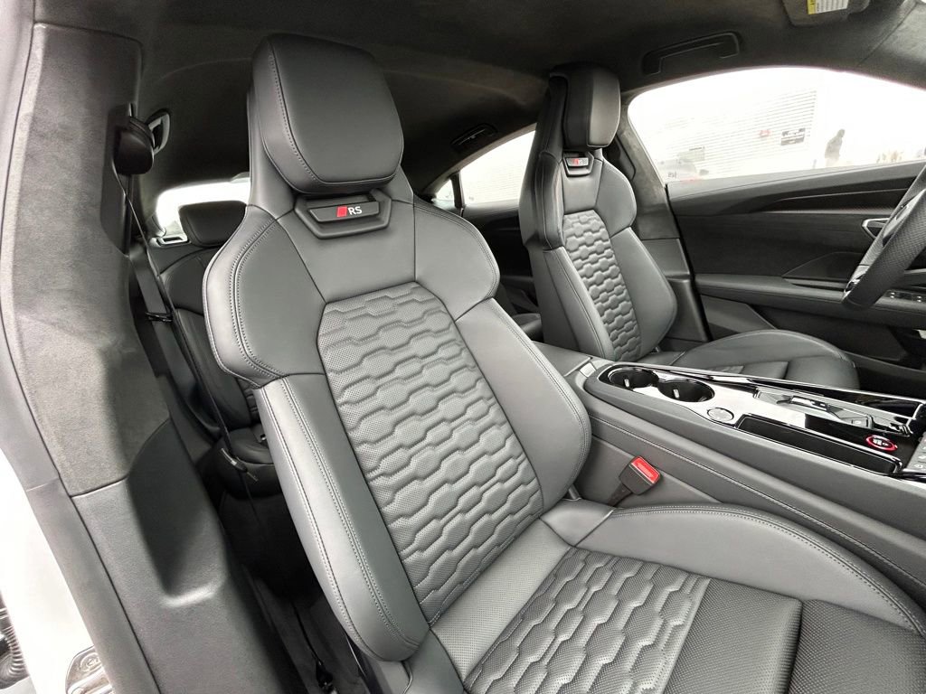 New 2026 Audi RS e-tron GT Base image 64