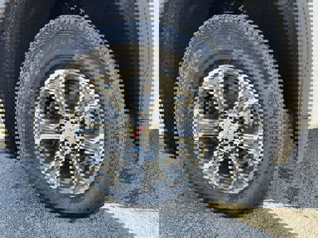 New 2025 GMC Sierra 1500 SLE image 18