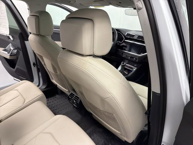 Used 2022 Audi Q3 2.0T Premium Plus w/ Premium Plus Package image 19