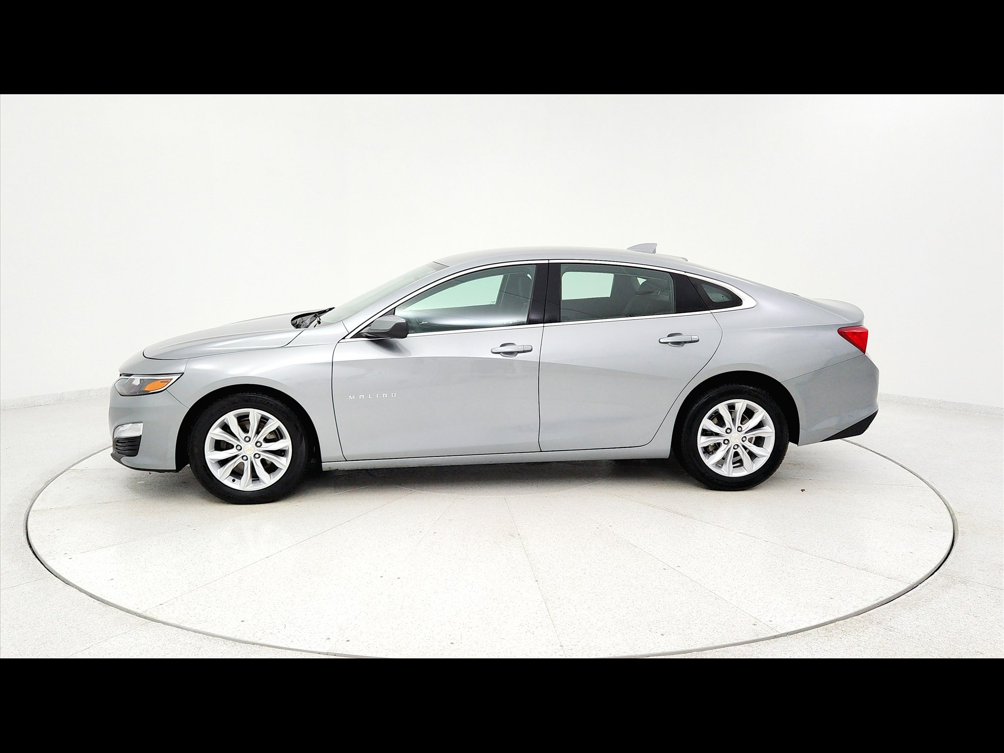 Used 2025 Chevrolet Malibu LT image 1