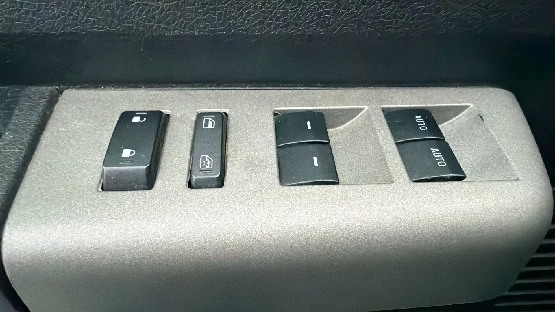 Used 2016 Ford F250 Lariat w/ Lariat Ultimate Package image 17