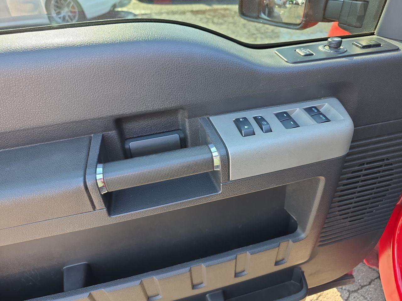 Used 2015 Ford F250 Lariat w/ Lariat Ultimate Package image 5