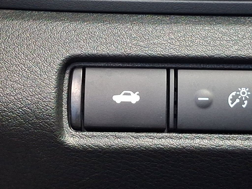 Used 2025 Nissan Altima 2.5 SV AWD/4WD image 24