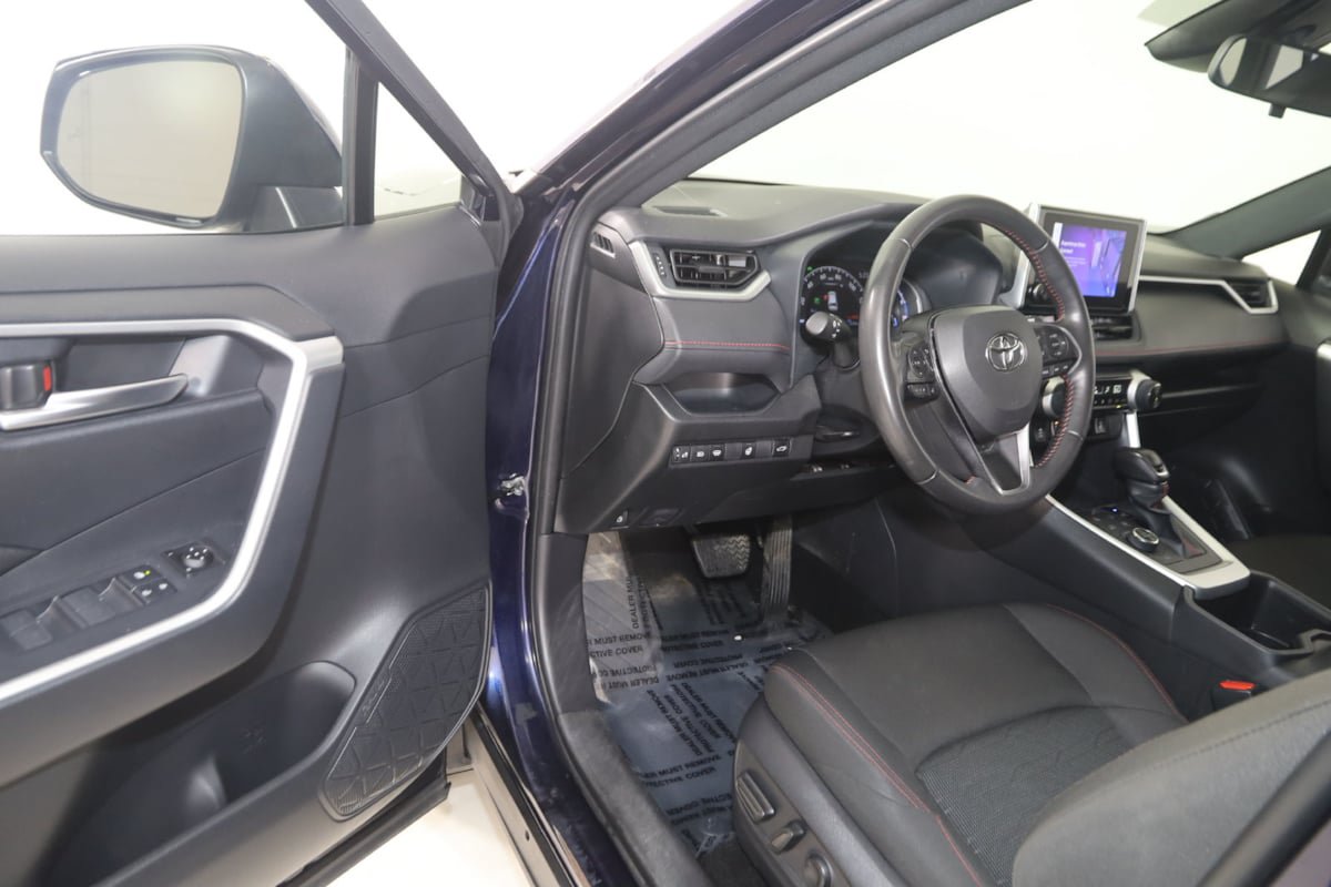 Used 2024 Toyota RAV4 SE w/ Weather & Moonroof Package AWD/4WD image 40
