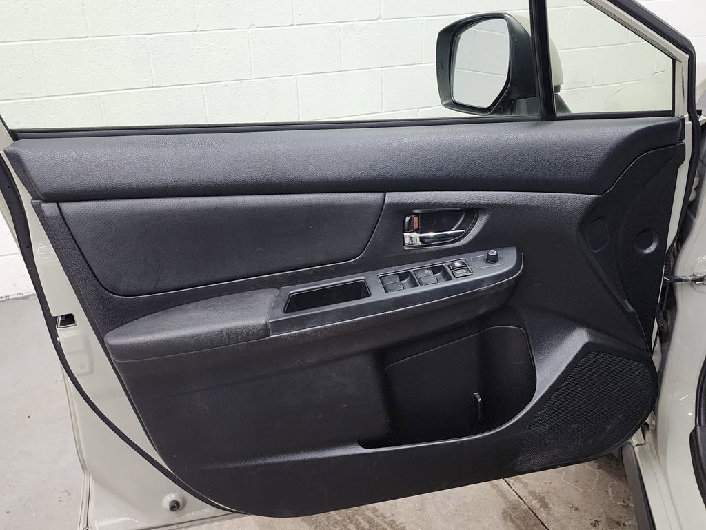 Used 2014 Subaru Crosstrek 2.0i Limited w/ Popular Package #2 image 9