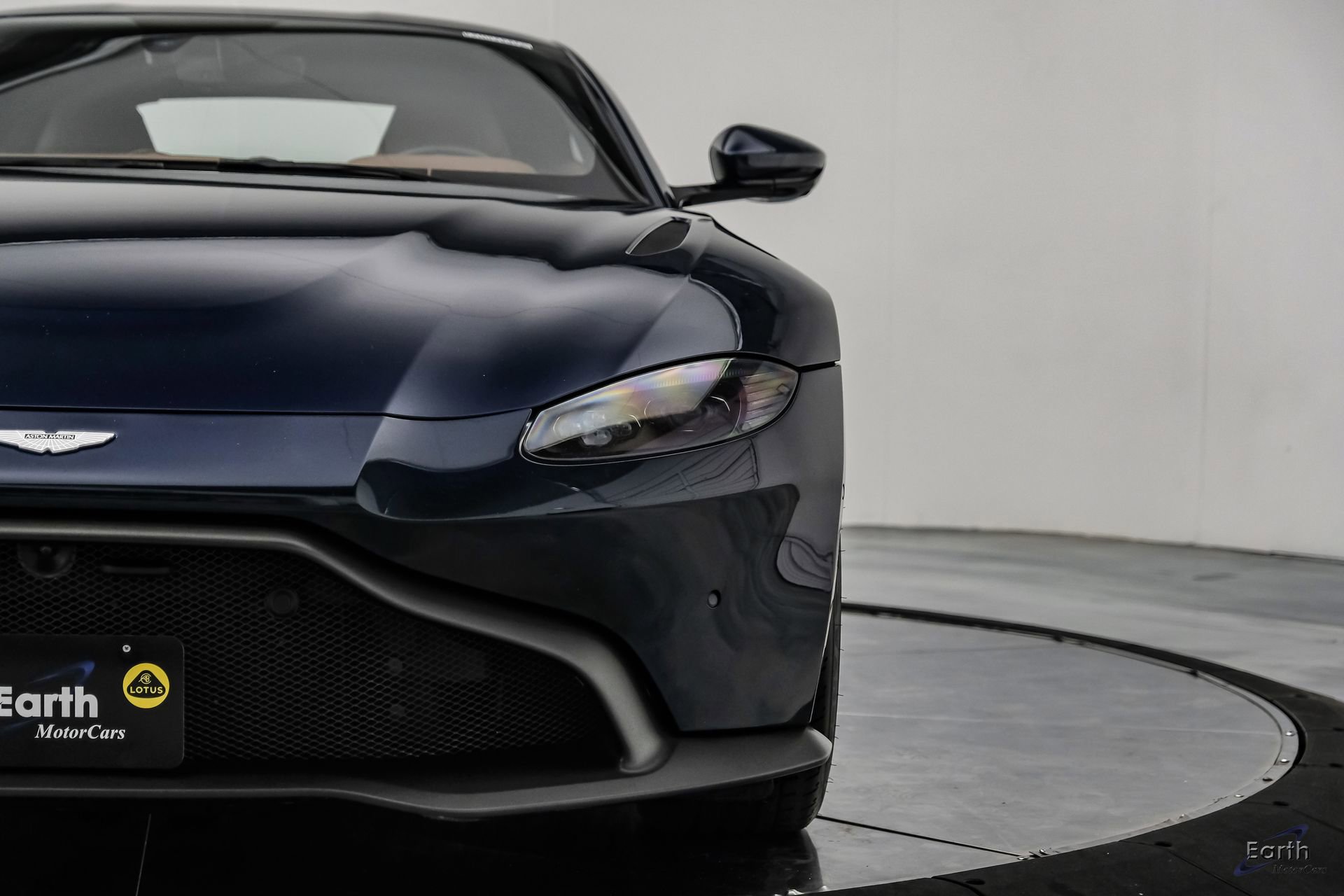 Used 2020 Aston Martin V8 Vantage Coupe RWD image 29