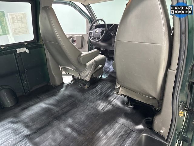 Used 2015 Chevrolet Express 2500 image 17