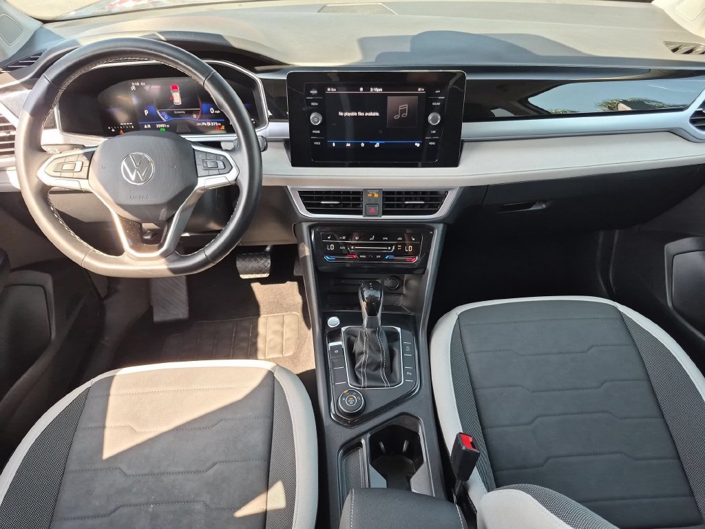 Used 2025 Volkswagen Taos SE AWD/4WD image 25