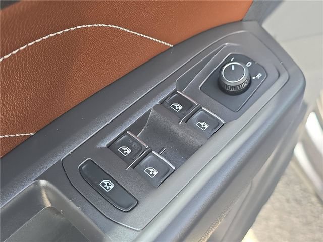 Used 2023 Volkswagen Atlas SE w/ Panoramic Sunroof Package FWD image 17