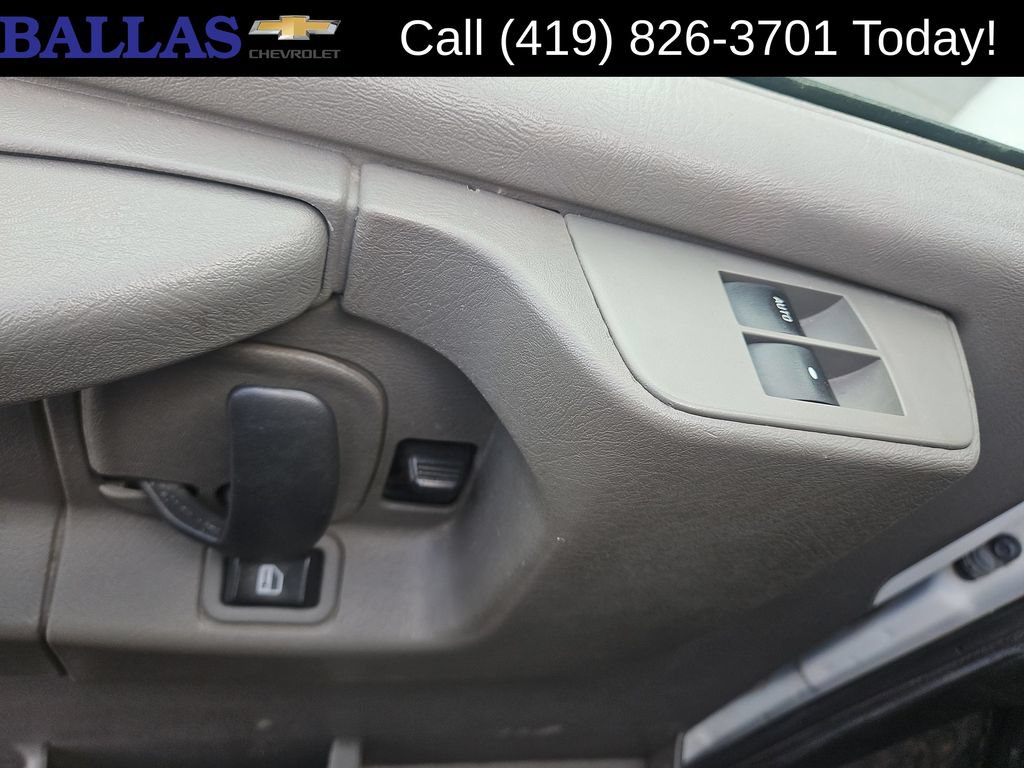 Used 2015 GMC Savana 2500 RWD image 22