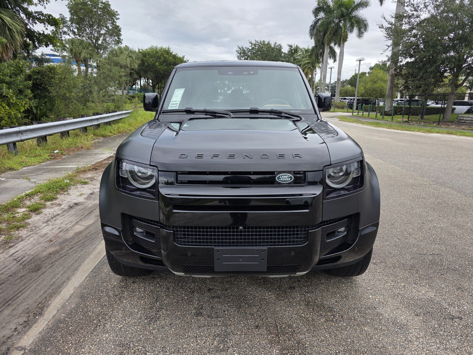 Used 2023 Land Rover Defender 110 X AWD/4WD image 8
