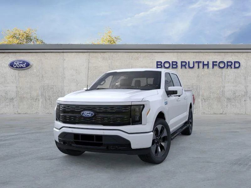 New 2025 Ford F150 Lightning Platinum image 3