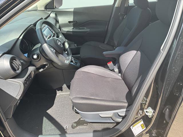 Used 2025 Nissan Kicks Play S image 8