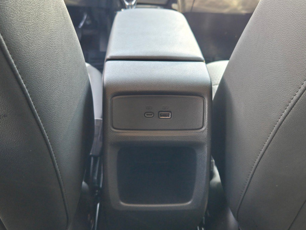 Certified 2025 Chevrolet Trax LT w/ LT Convenience Package FWD image 17