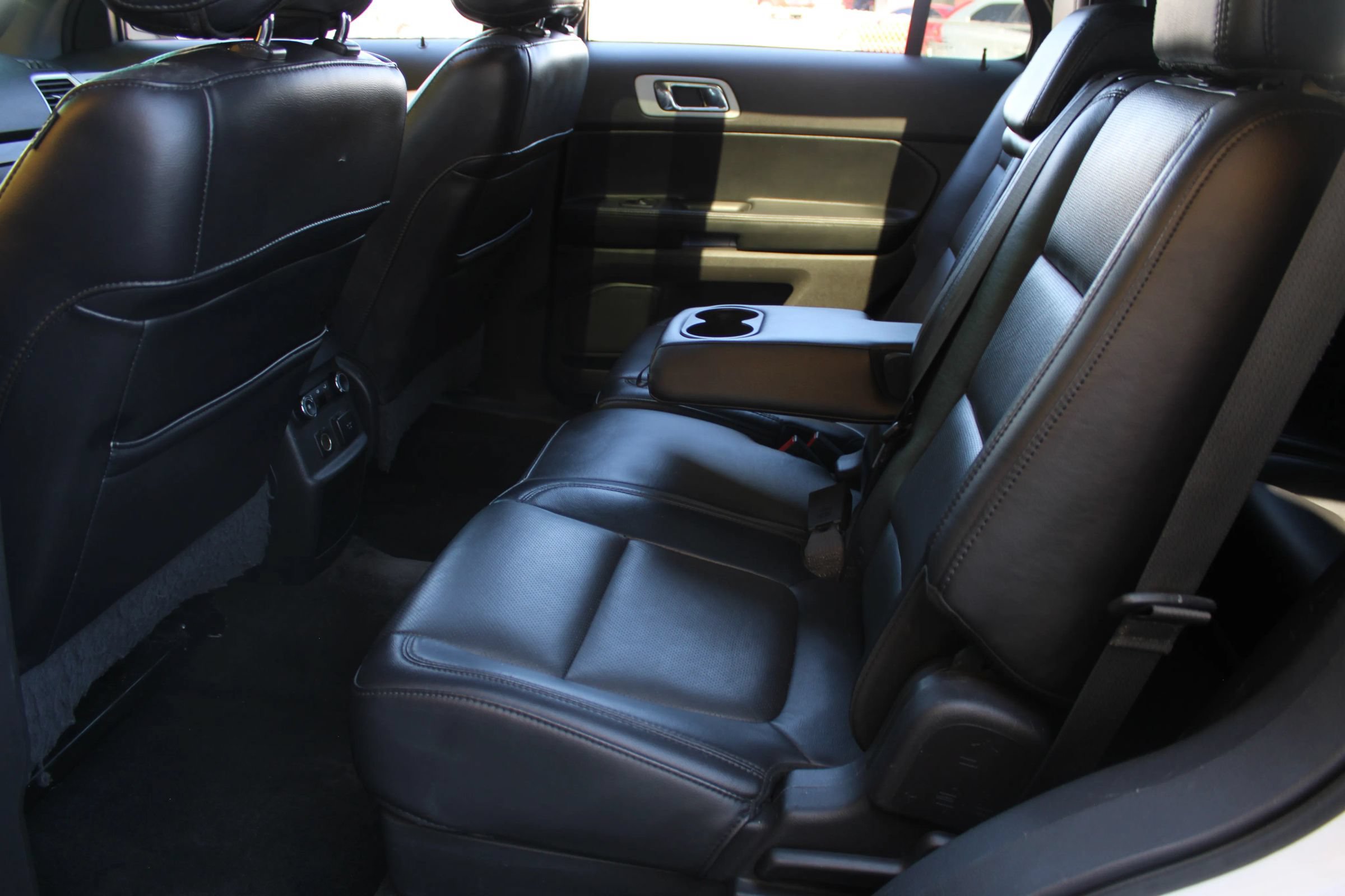 Used 2015 Ford Explorer Limited w/ Equipment Group 301A FWD image 9