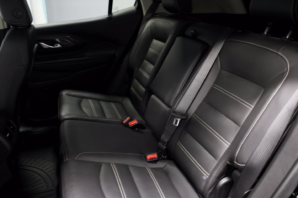 Used 2024 GMC Terrain Denali w/ Black Diamond Edition AWD/4WD image 21