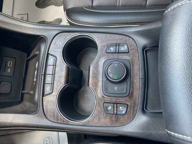 Used 2023 GMC Acadia Denali w/ Denali Ultimate Package FWD image 32