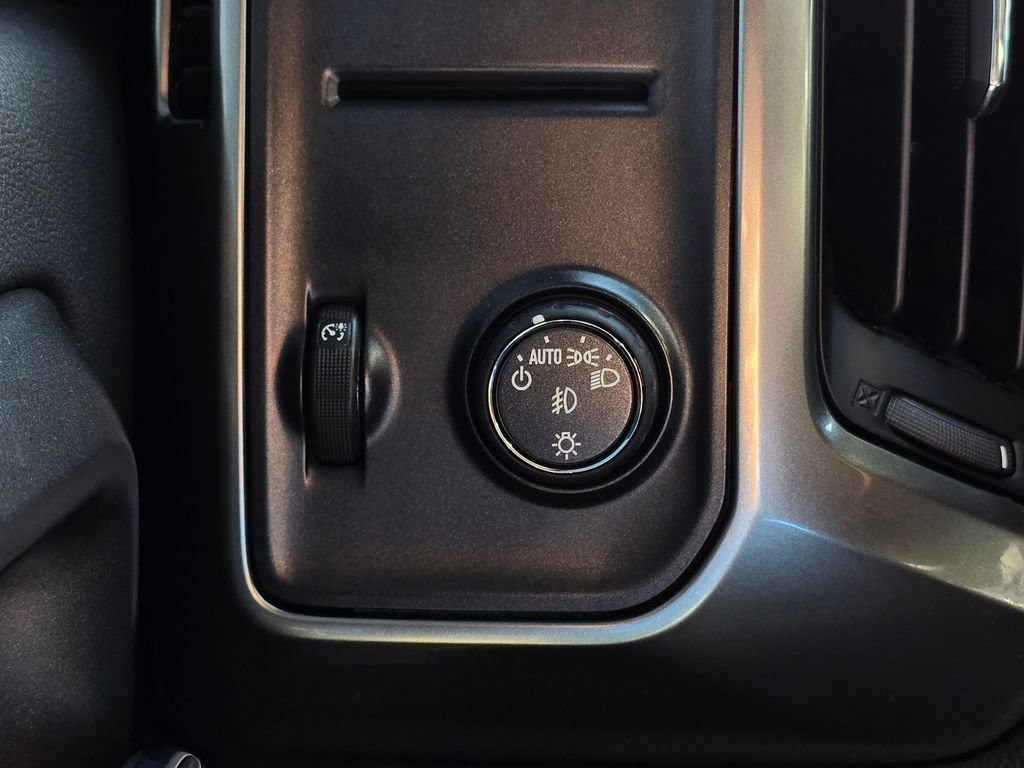 Used 2018 Chevrolet Silverado 1500 LT w/ Texas Edition image 33