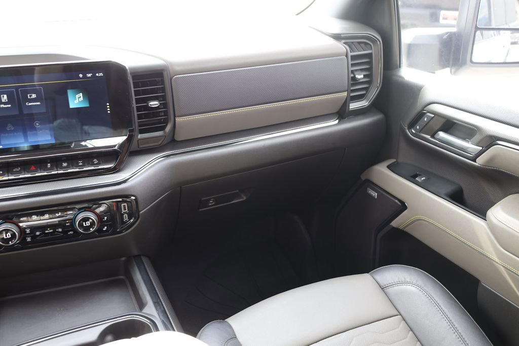 Used 2024 Chevrolet Silverado 2500 ZR2 w/ Technology Package AWD/4WD image 21