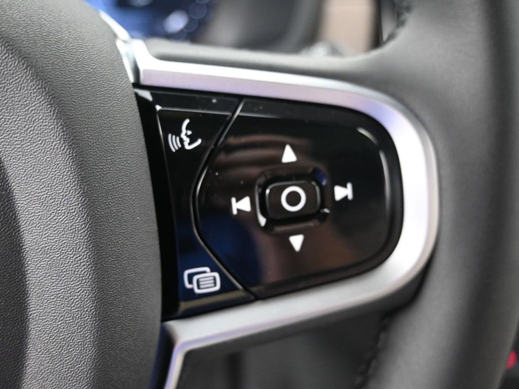 New 2026 Volvo XC90 B6 Plus w/ Protection Package Premier image 20