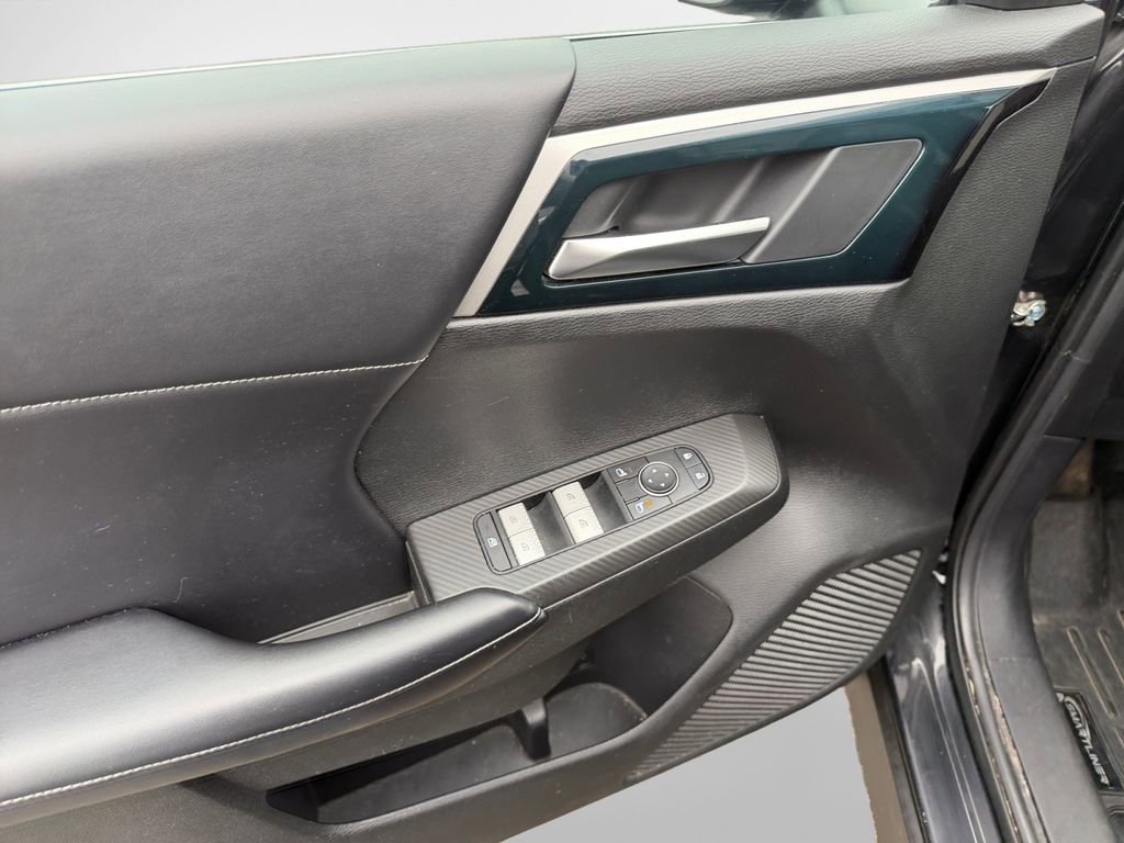 Used 2022 Mitsubishi Outlander SE image 14