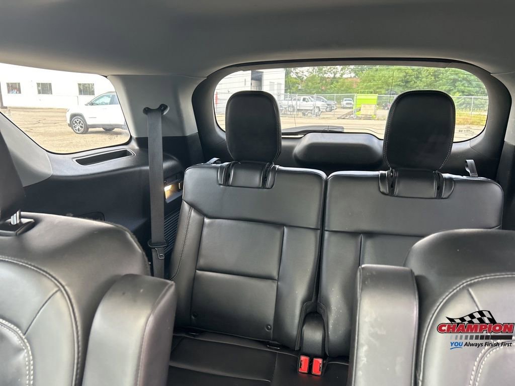 Used 2022 Ford Explorer XLT w/ Equipment Group 202A image 13