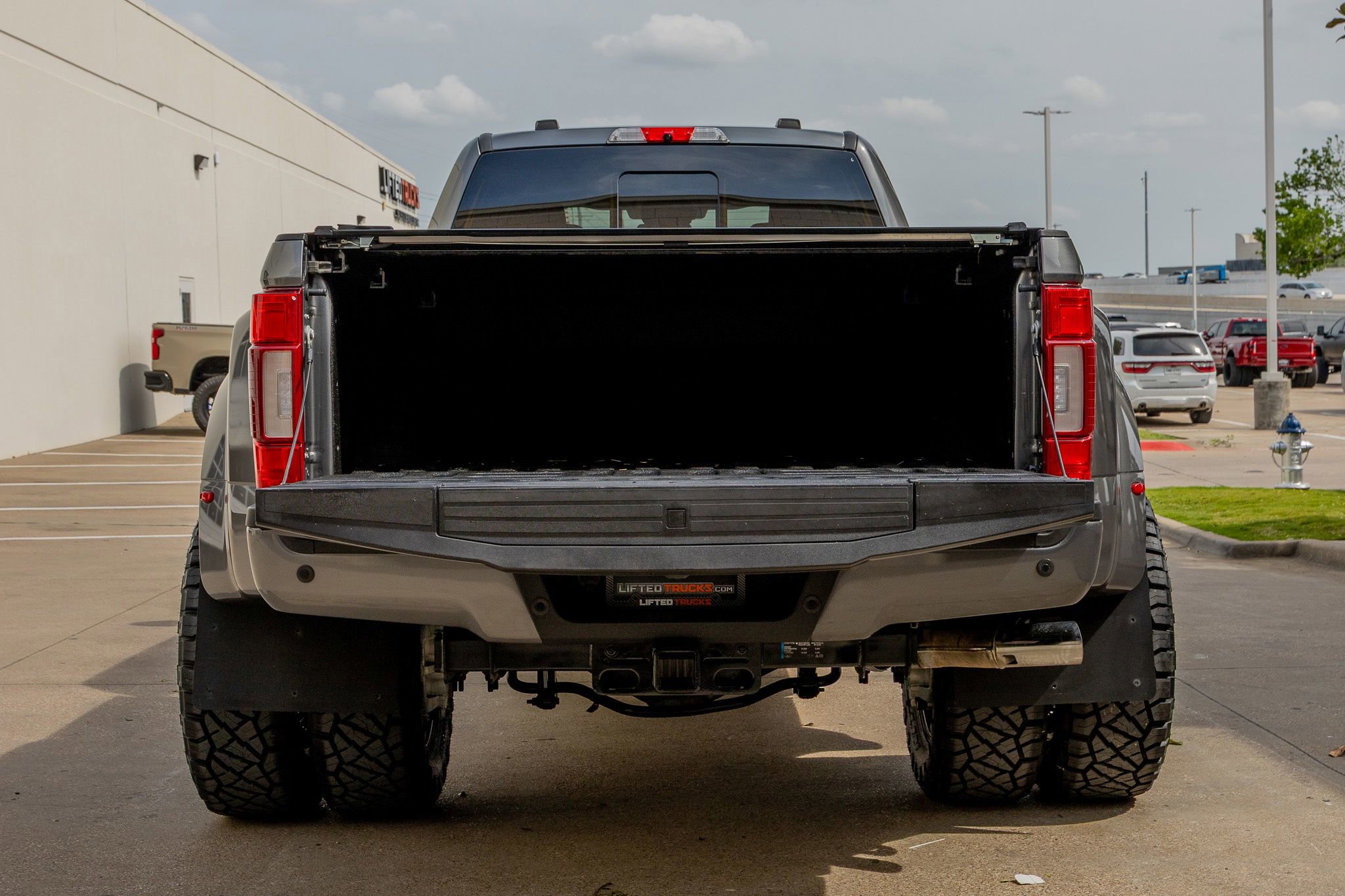 Used 2022 Ford F450 Limited w/ FX4 Off-Road Package image 9