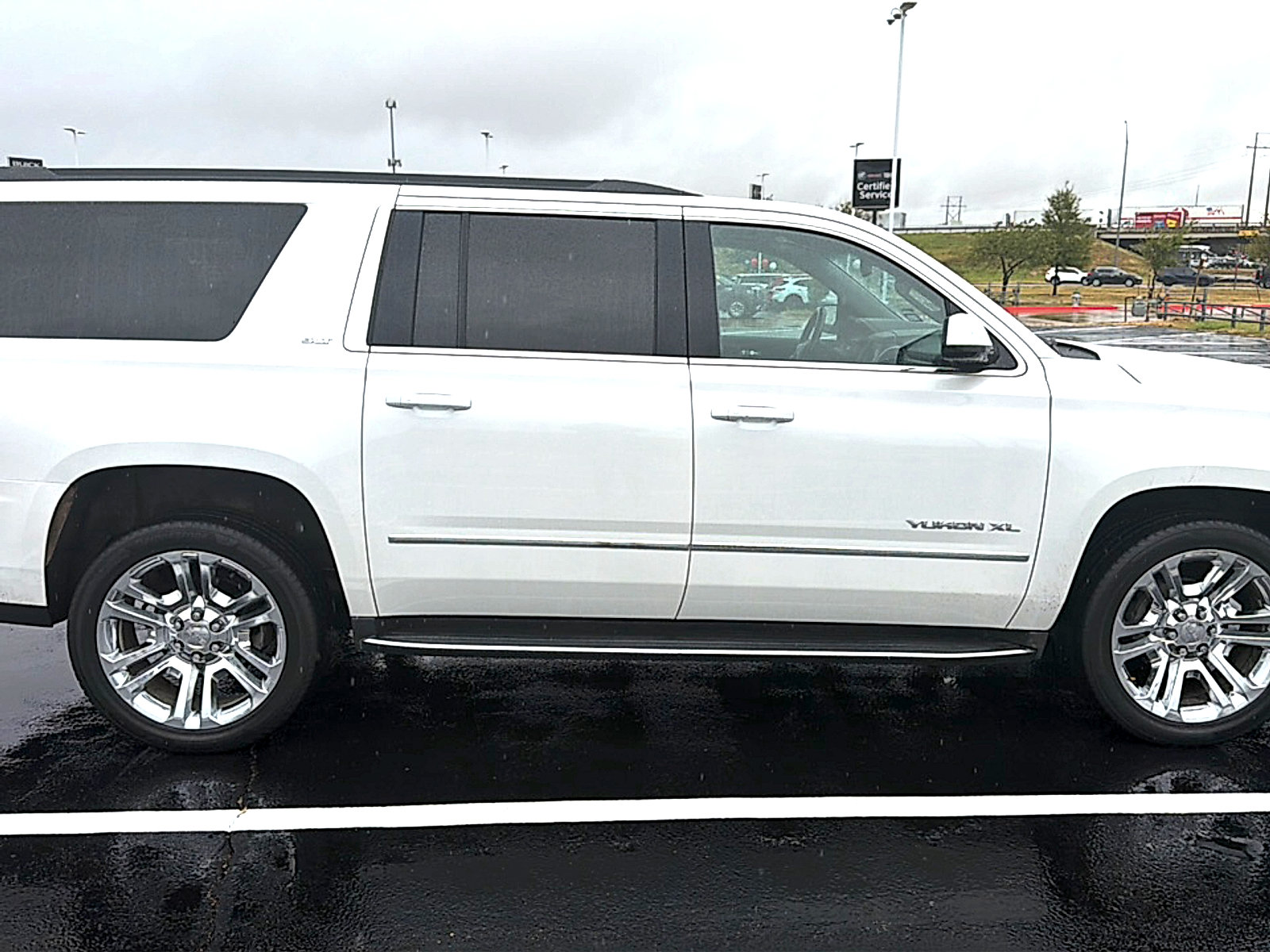 Used 2018 GMC Yukon XL SLT w/ Premium Edition RWD image 5