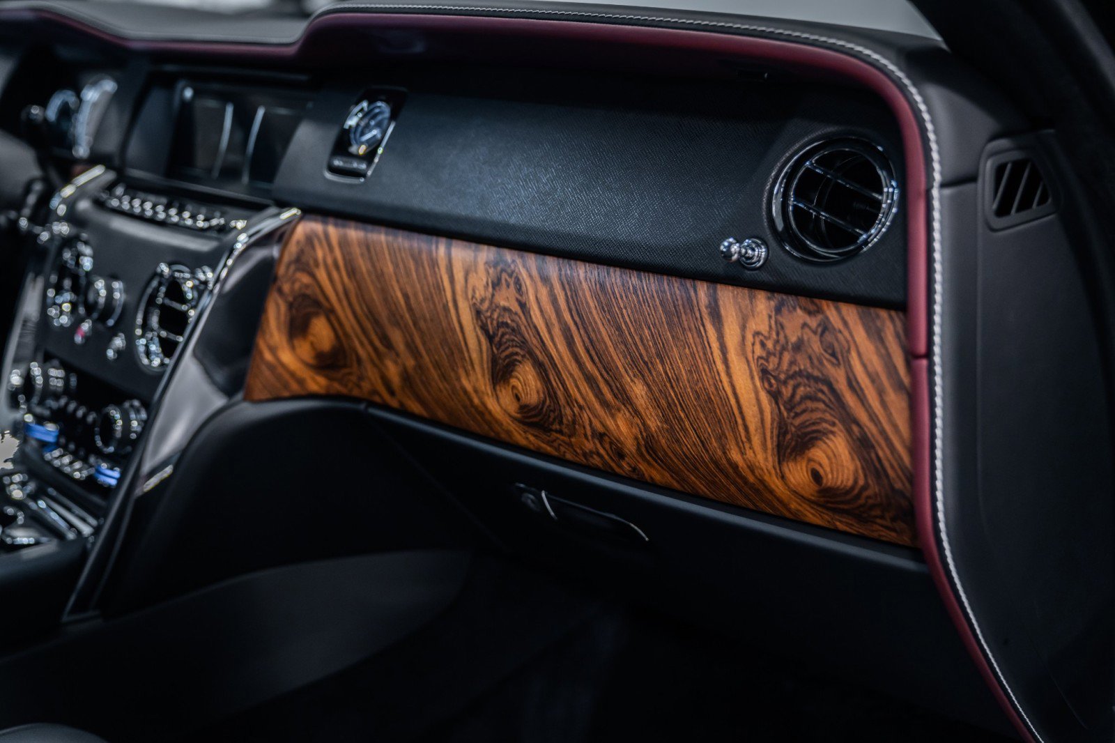 Used 2023 Rolls-Royce Cullinan image 27