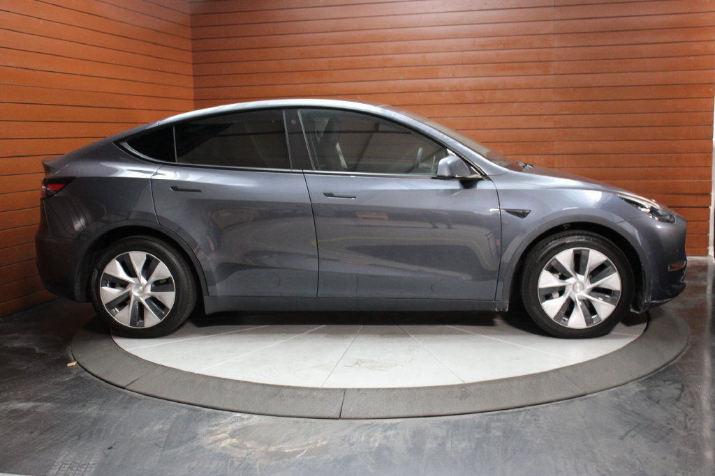 Used 2022 Tesla Model Y Long Range AWD/4WD image 14