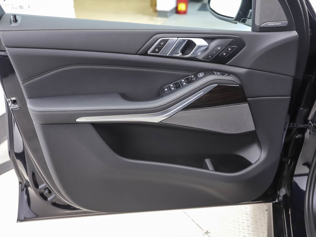 New 2026 BMW X5 xDrive40i w/ M Sport Package image 9
